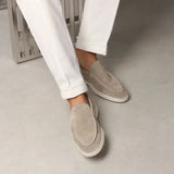 Mocassino Classico in Camoscio Grigio Chiaro