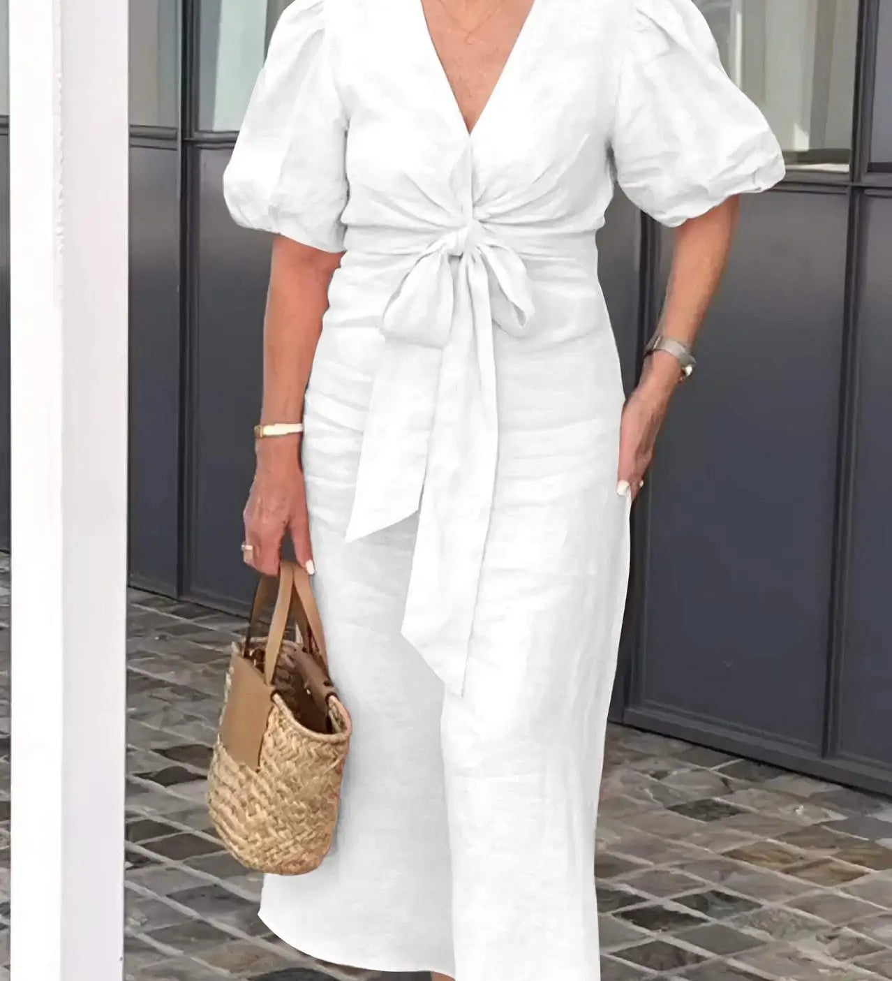 LYNORA | ELEGANTE ABITO MIDI CON SCOLLO A V